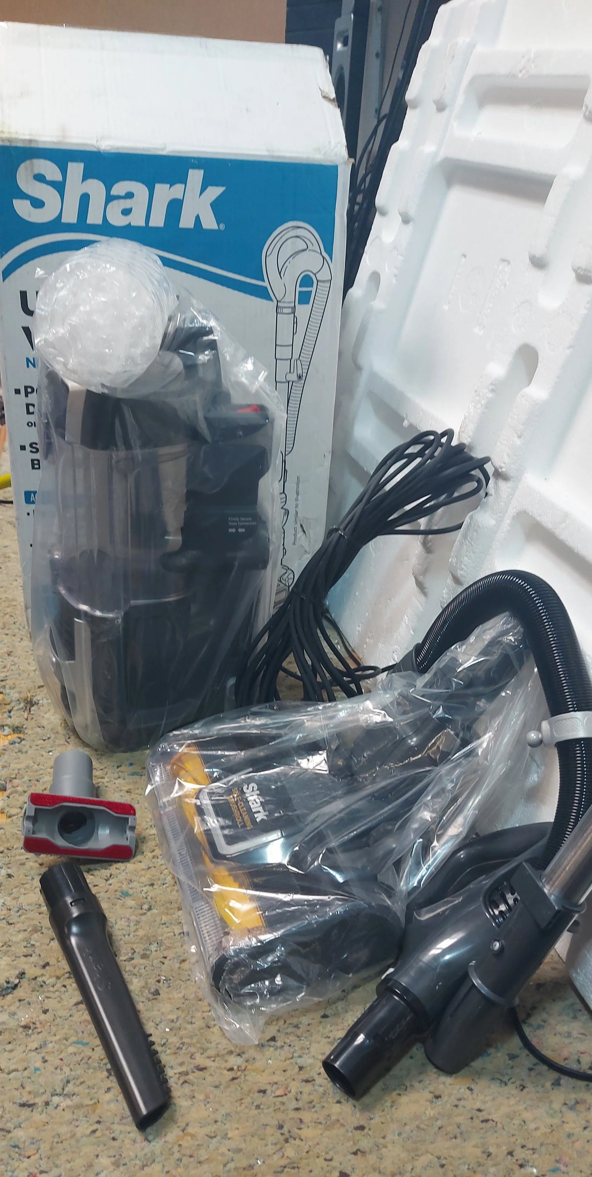 Open Box SHARK UV725 NAVIGATOR UPRIGHT VACUUM